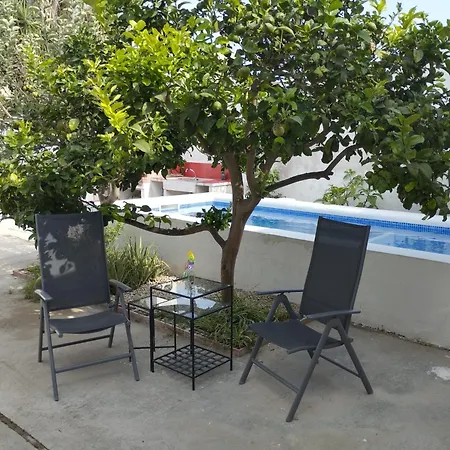 Llar Poètica Amb Piscina